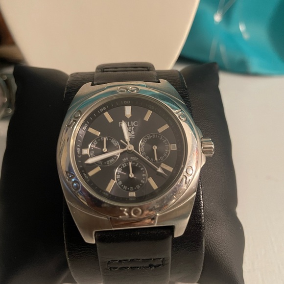 Watch - Picture 2 of 3